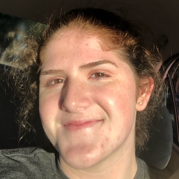 Meet your Posher, Caitlin - Picture 1 of 1